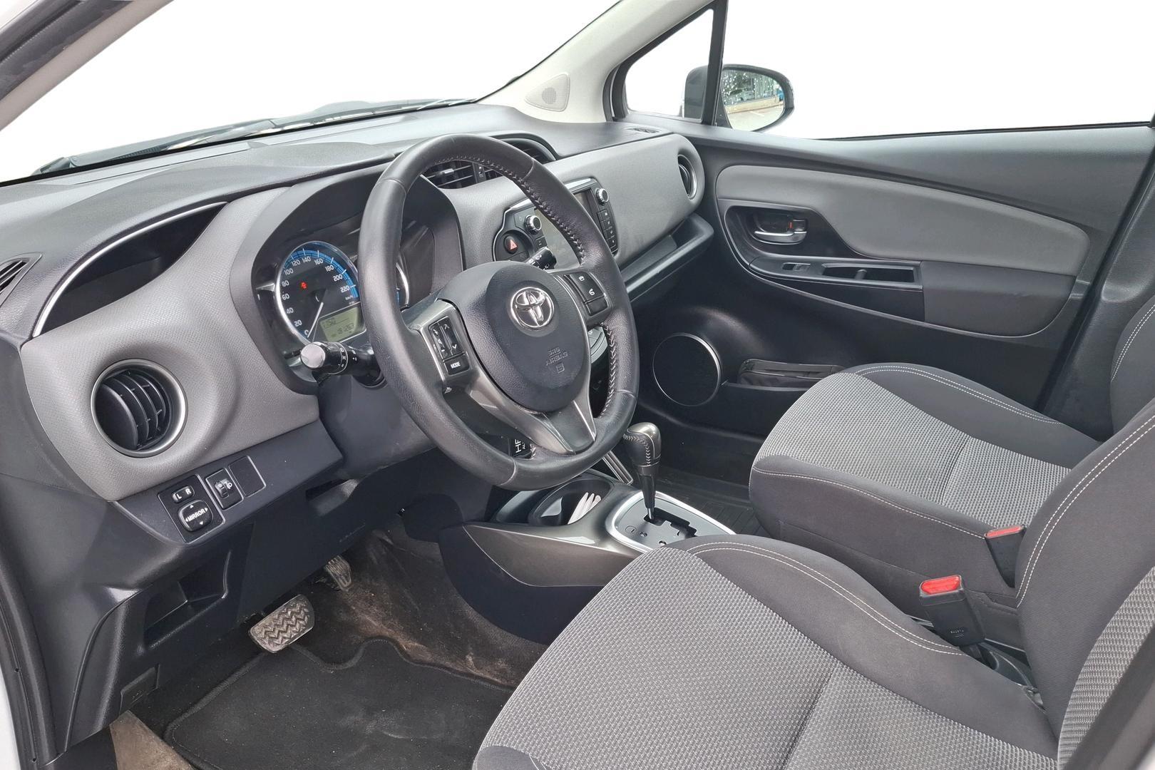 Toyota Yaris 2015