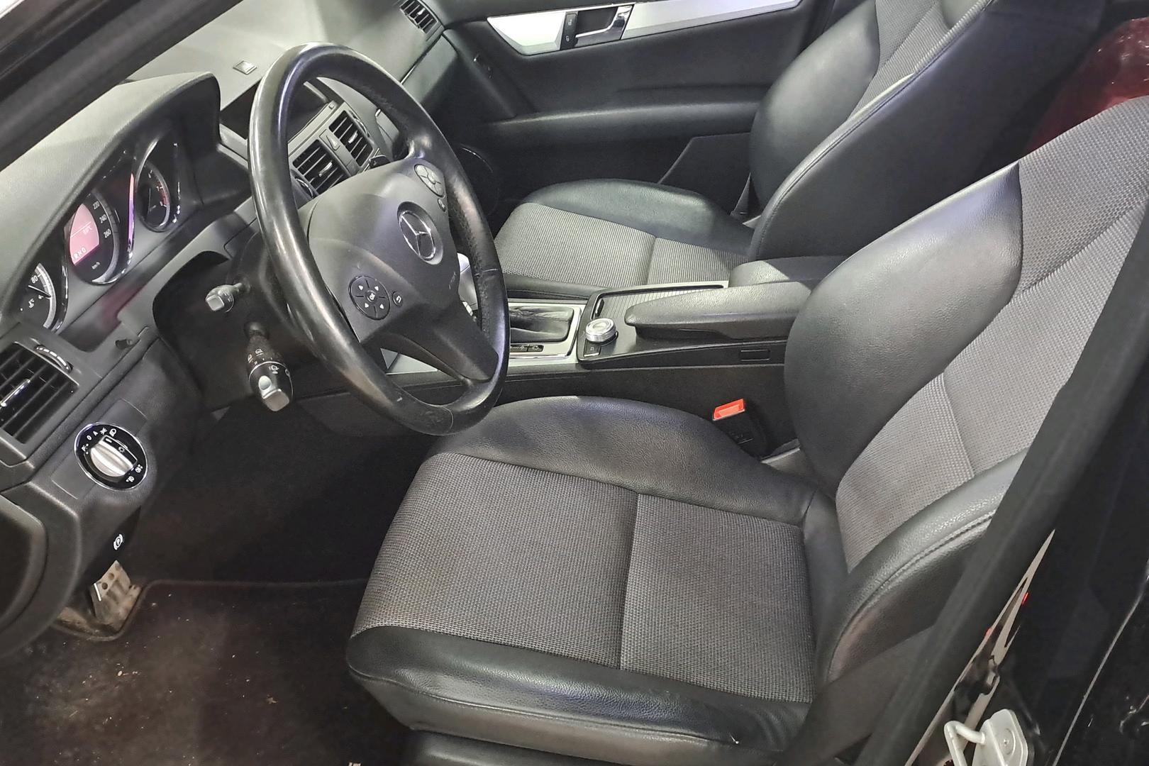 MERCEDES-BENZ C 2010