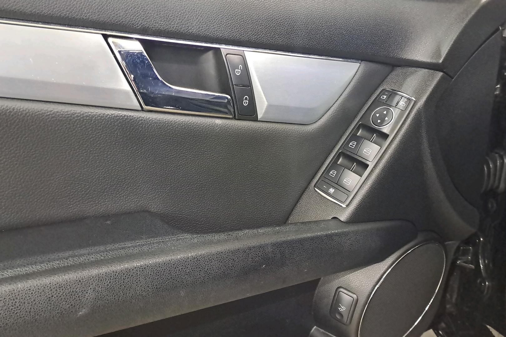 MERCEDES-BENZ C 2010