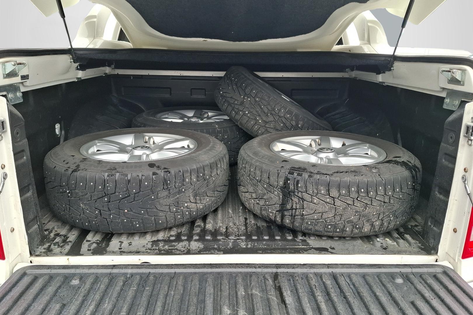 VOLKSWAGEN Amarok 2014