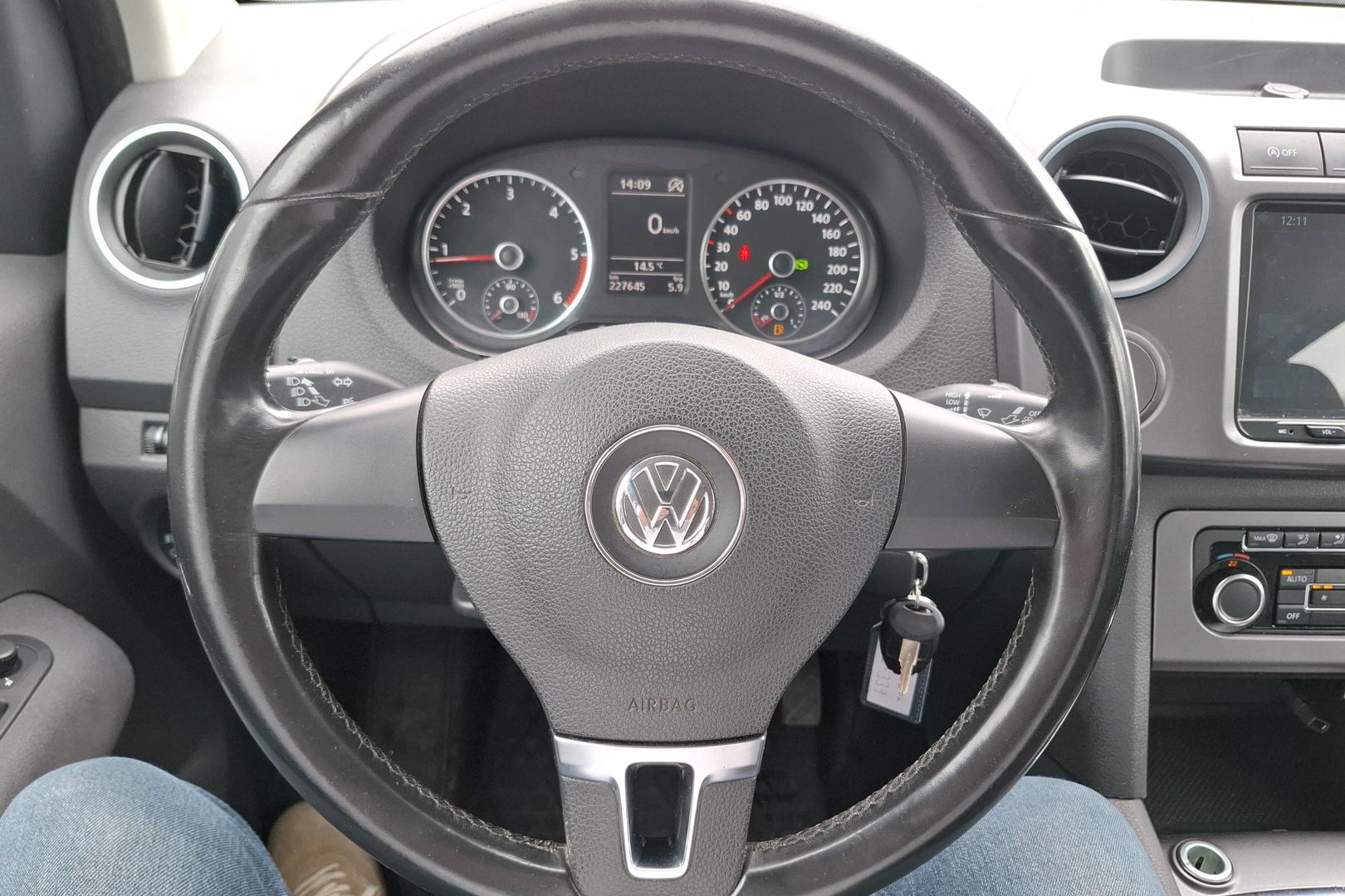 VOLKSWAGEN Amarok 2014