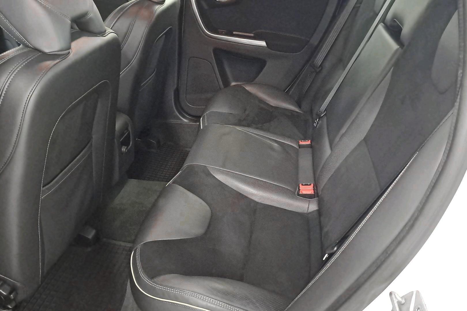 VOLVO XC60 11