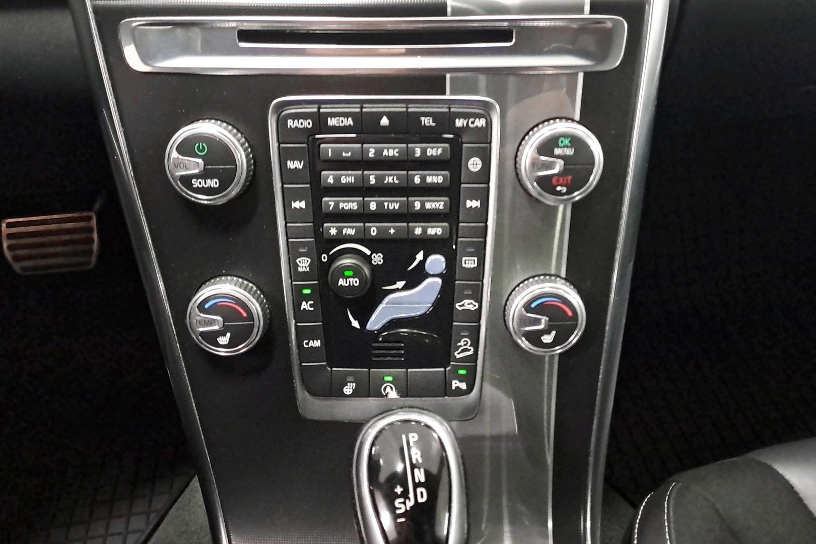 VOLVO XC60 19