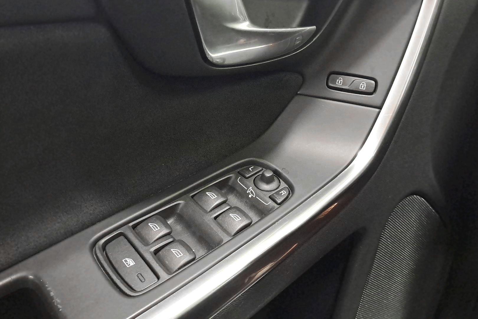 VOLVO XC60 23