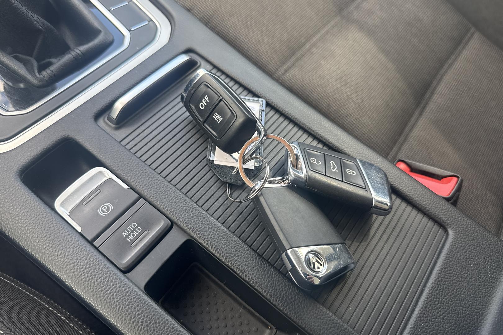 VOLKSWAGEN PASSAT 2018