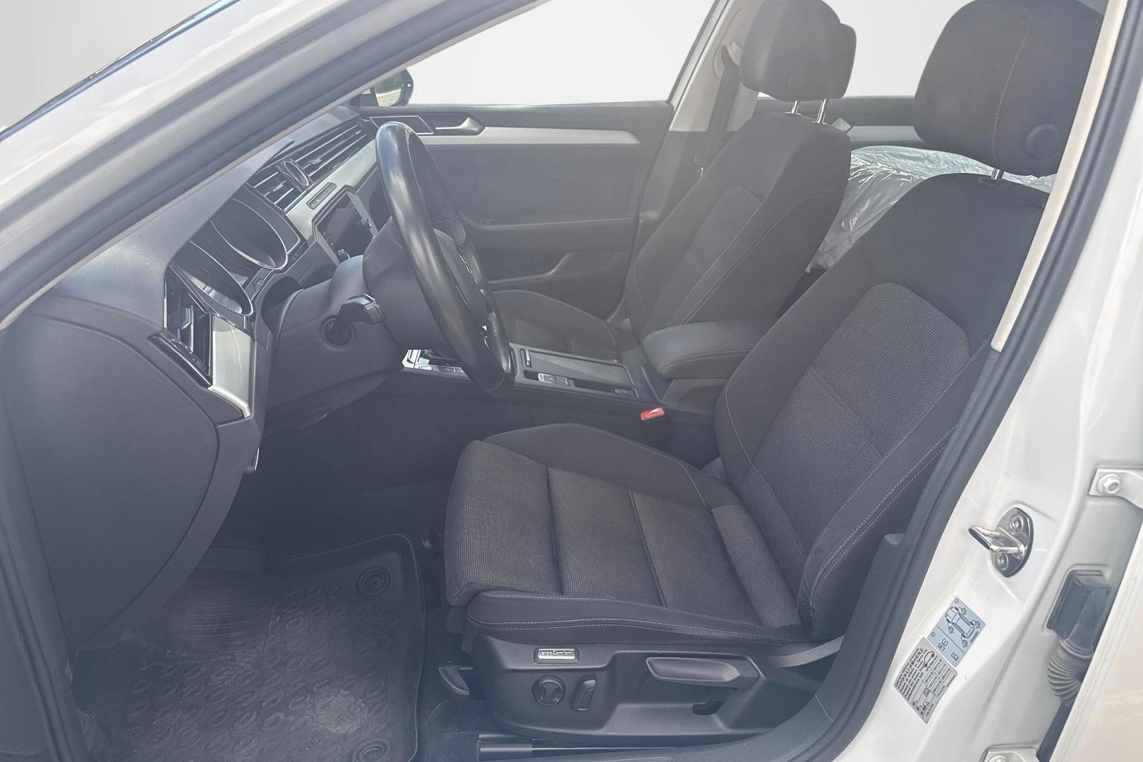 VOLKSWAGEN PASSAT 2018