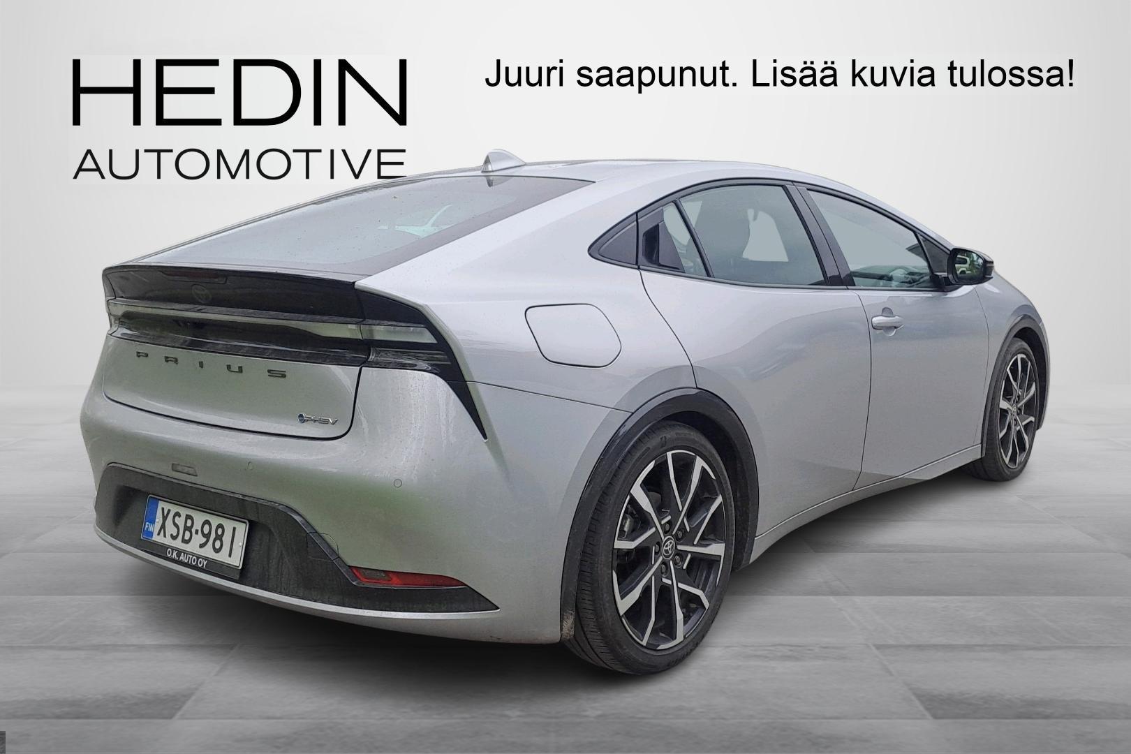 TOYOTA Prius Plug-in 2023