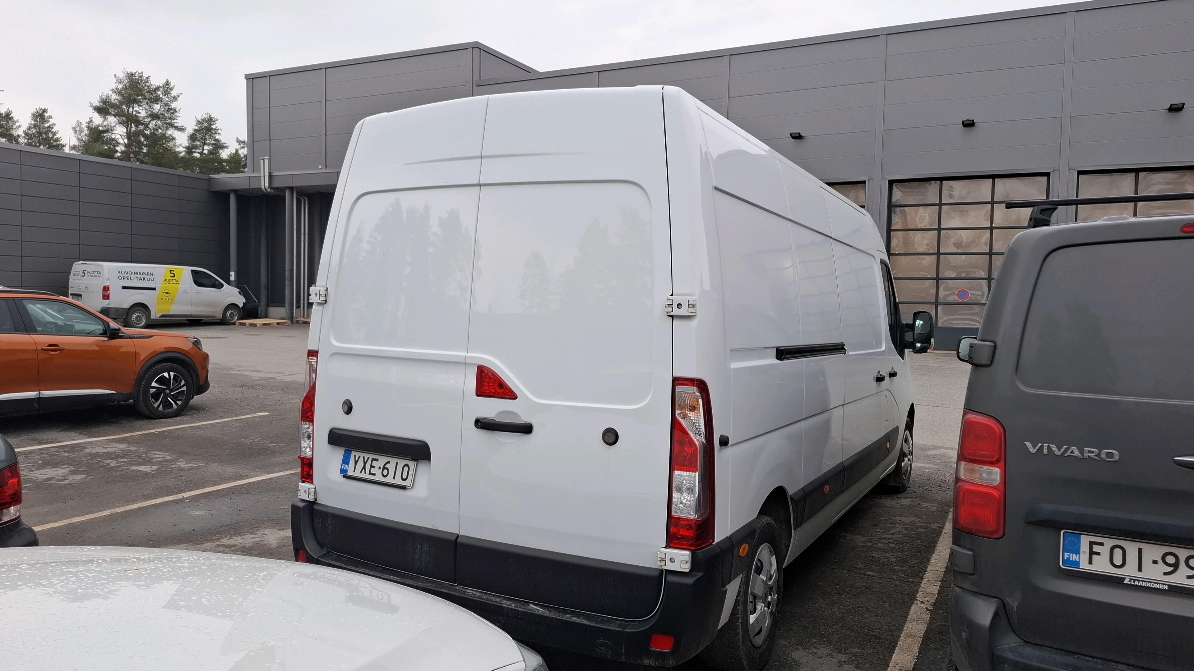 Nissan NV400 2021
