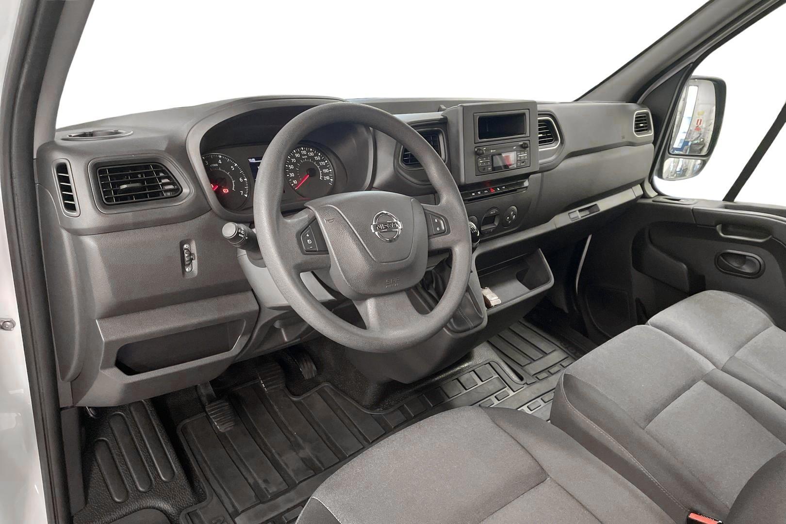 Nissan NV400 2021