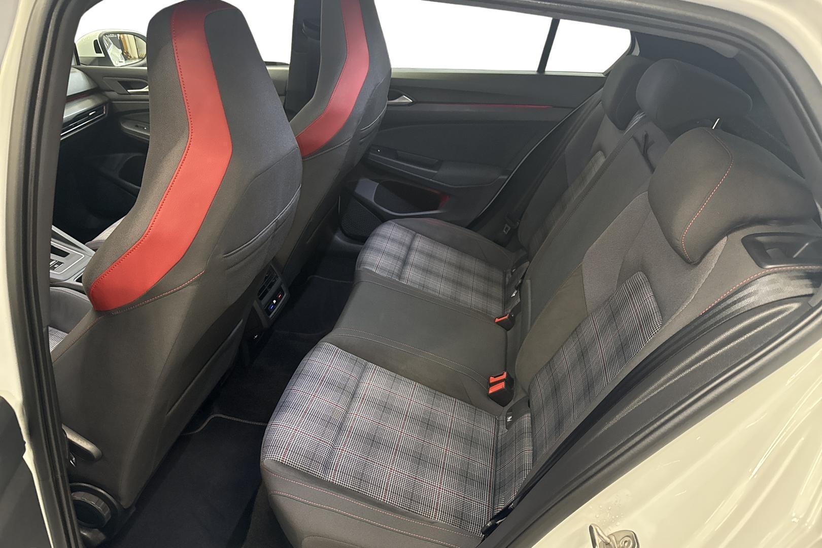 Volkswagen Golf 11