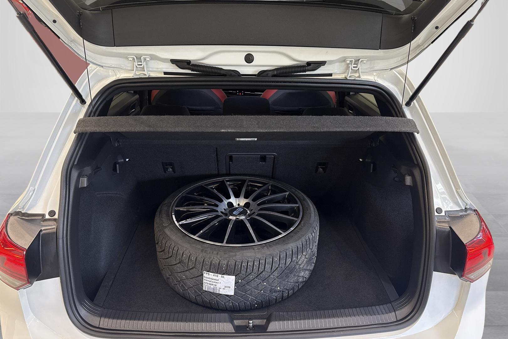 Volkswagen Golf 12