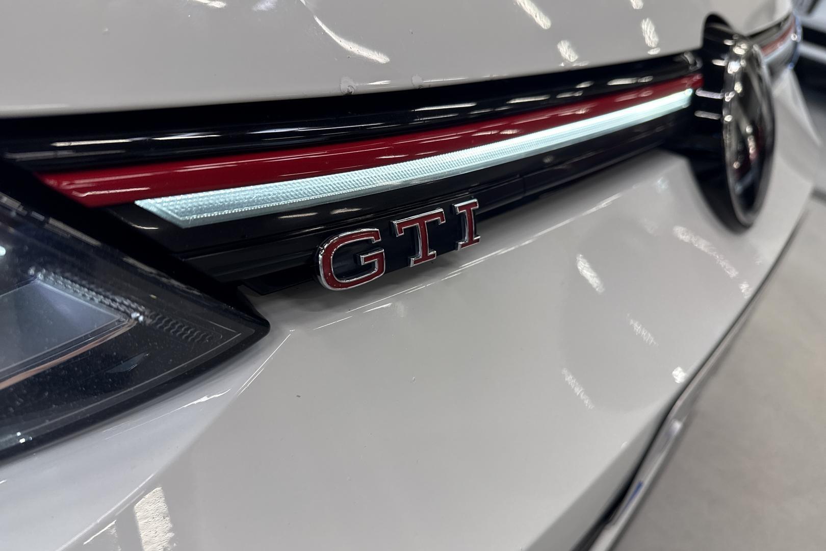 Volkswagen Golf 15