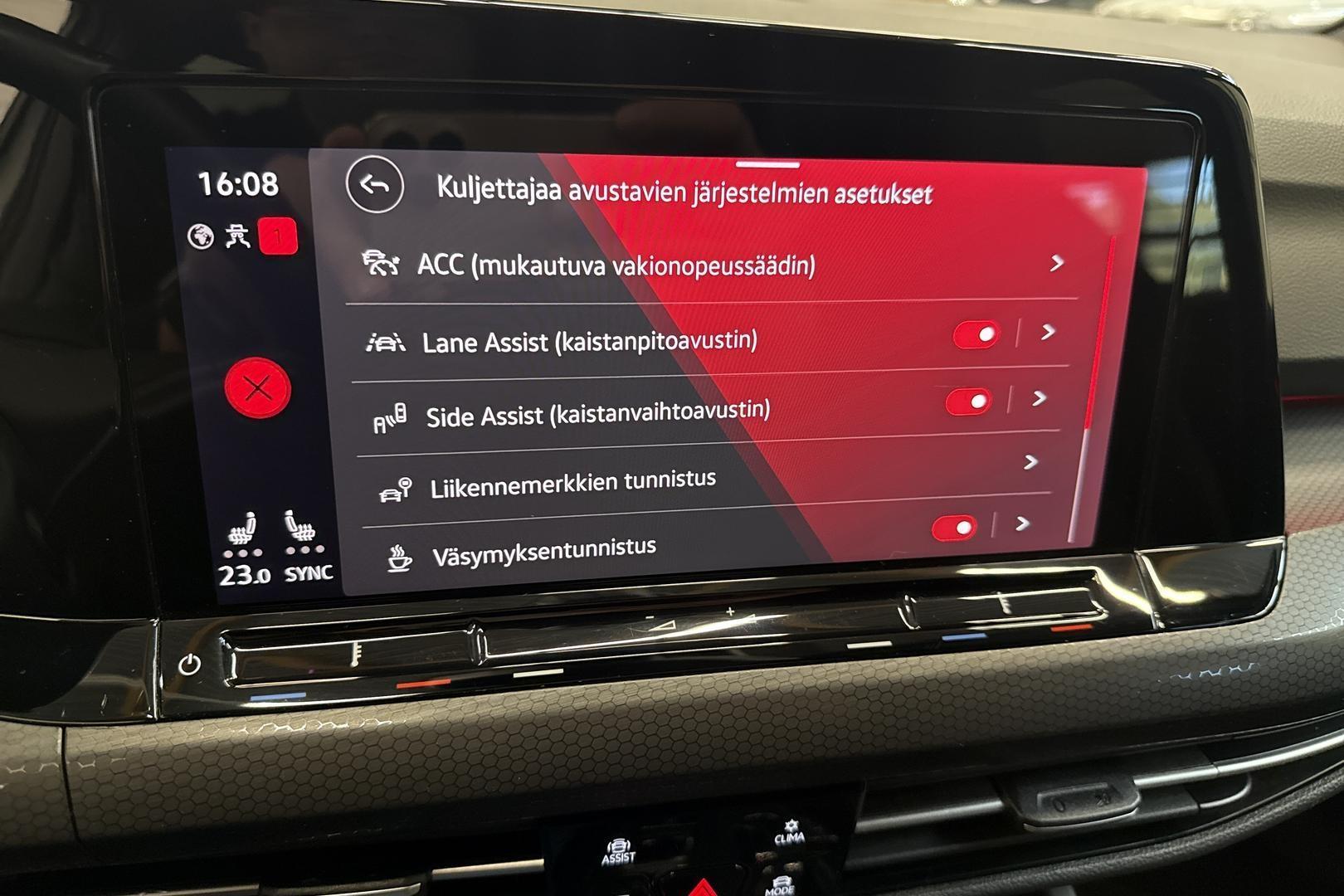 Volkswagen Golf 23