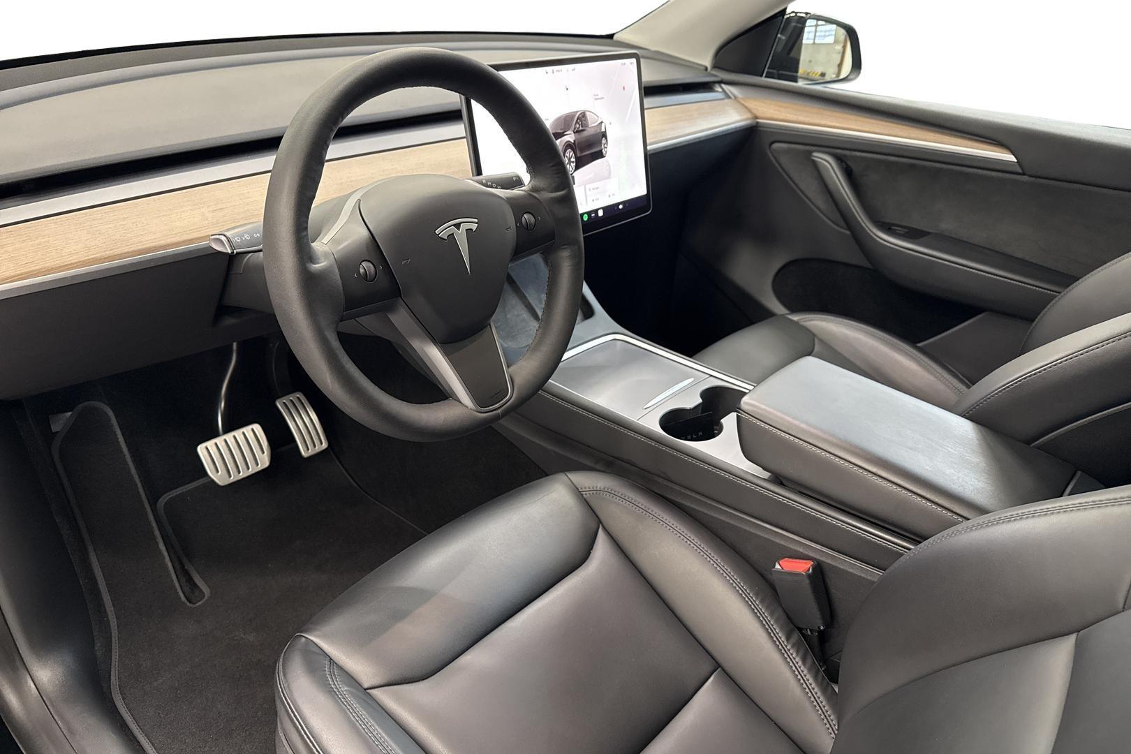 Tesla Model Y 2023