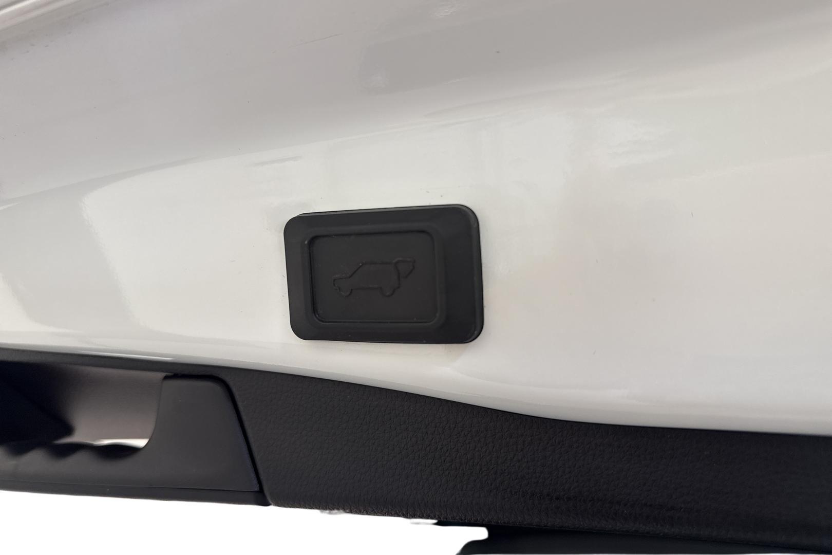 Toyota RAV4 Plug-in 15