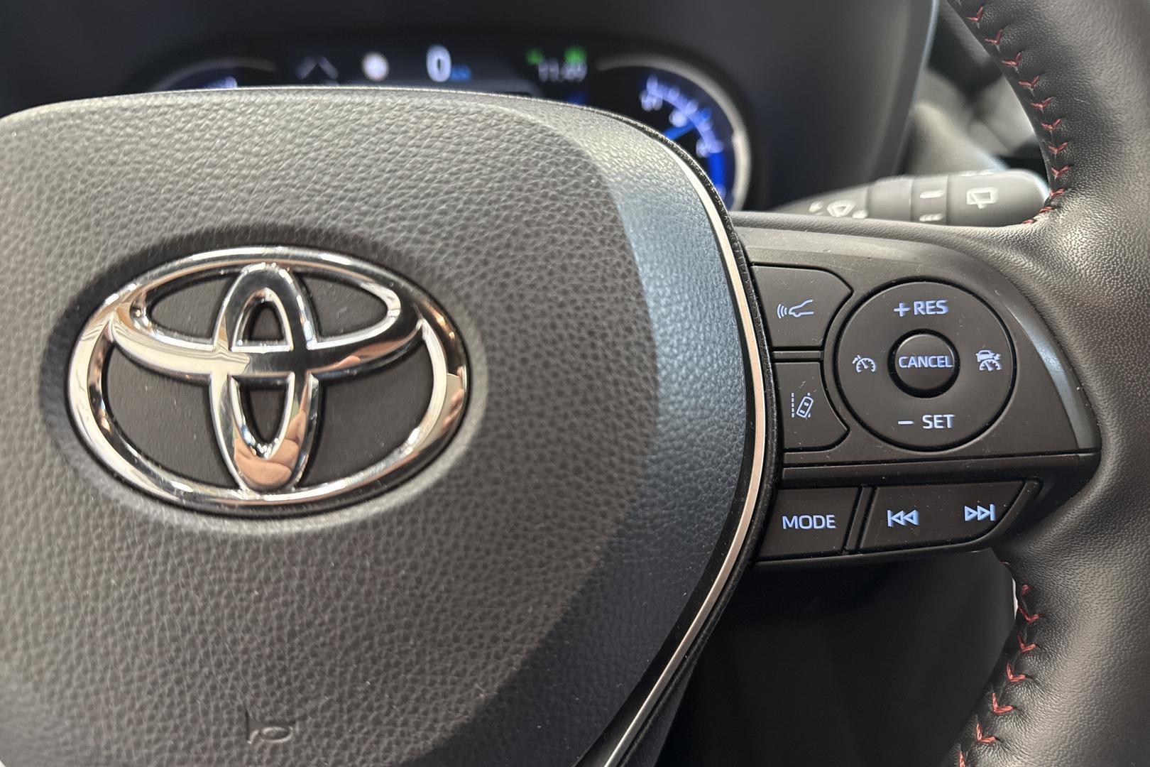 Toyota RAV4 Plug-in 21