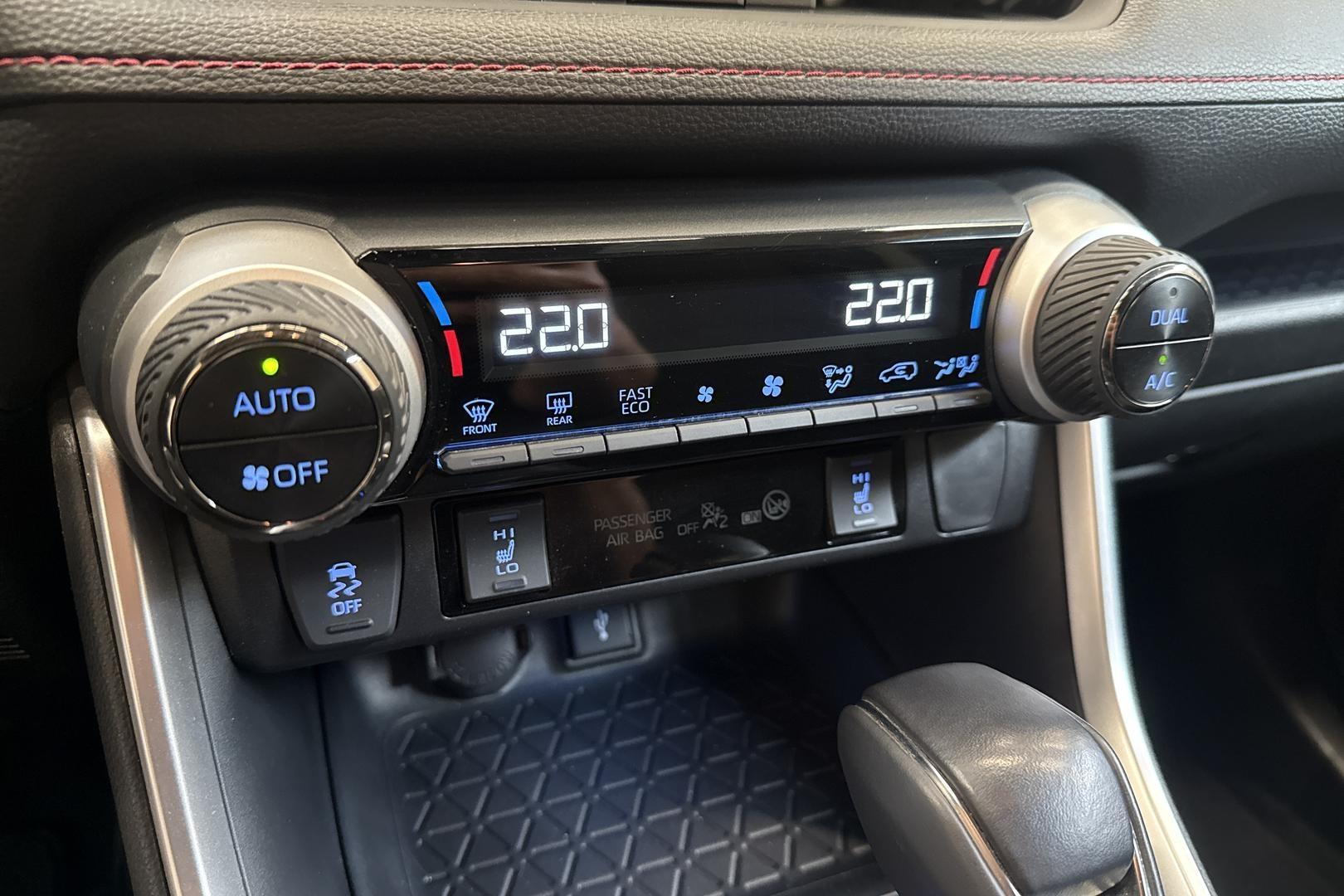 Toyota RAV4 Plug-in 23