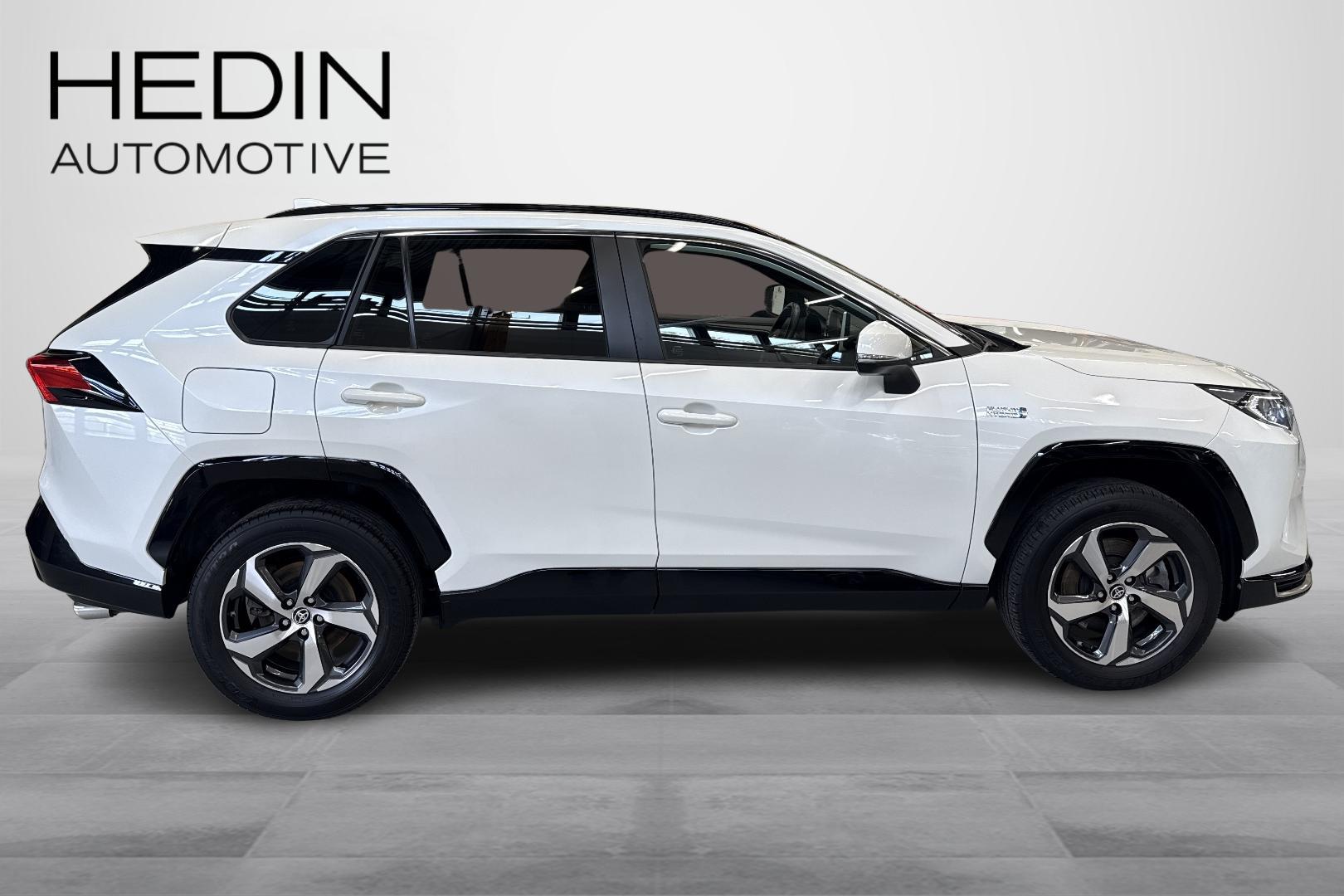 Toyota RAV4 Plug-in 8