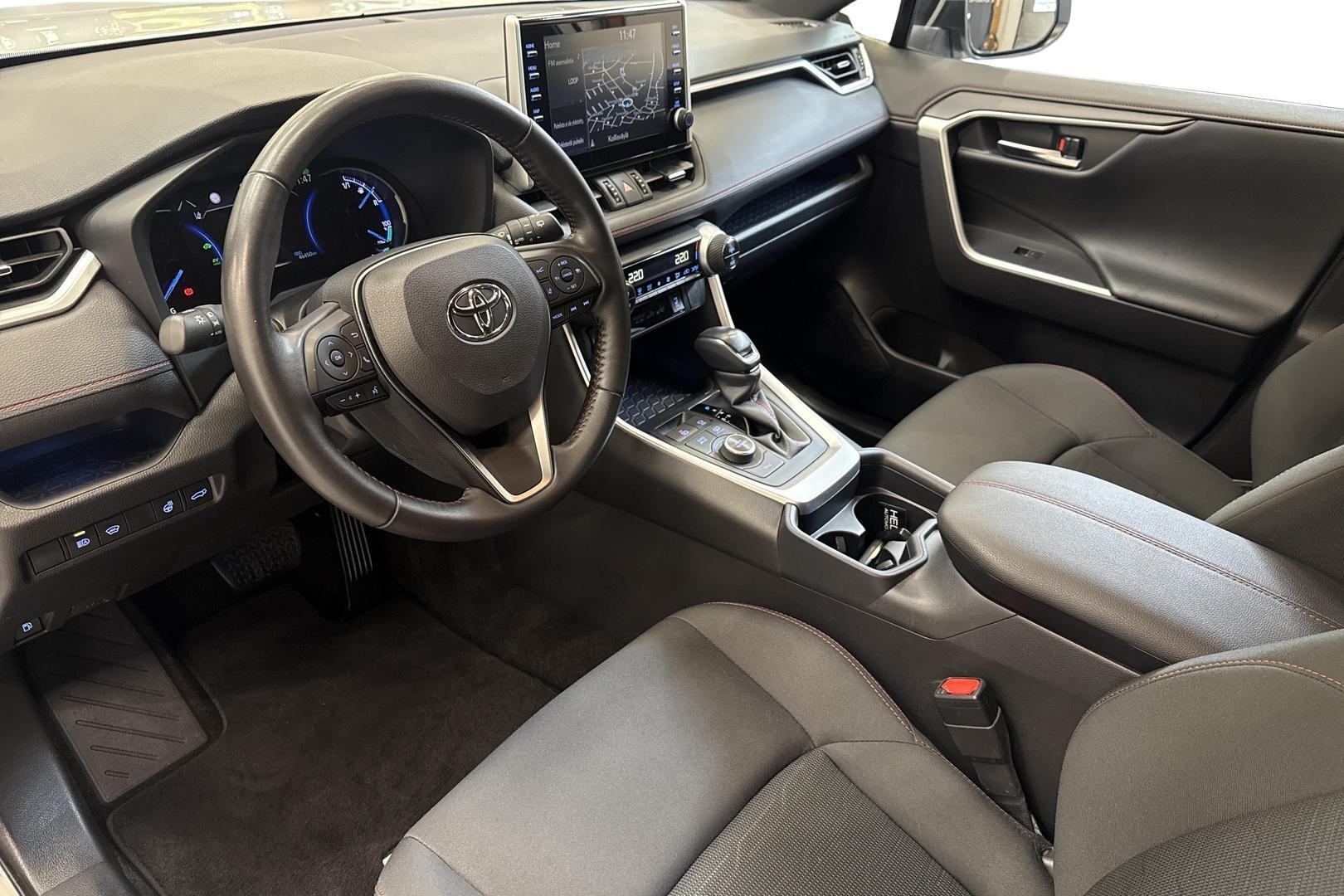 Toyota RAV4 Plug-in 9