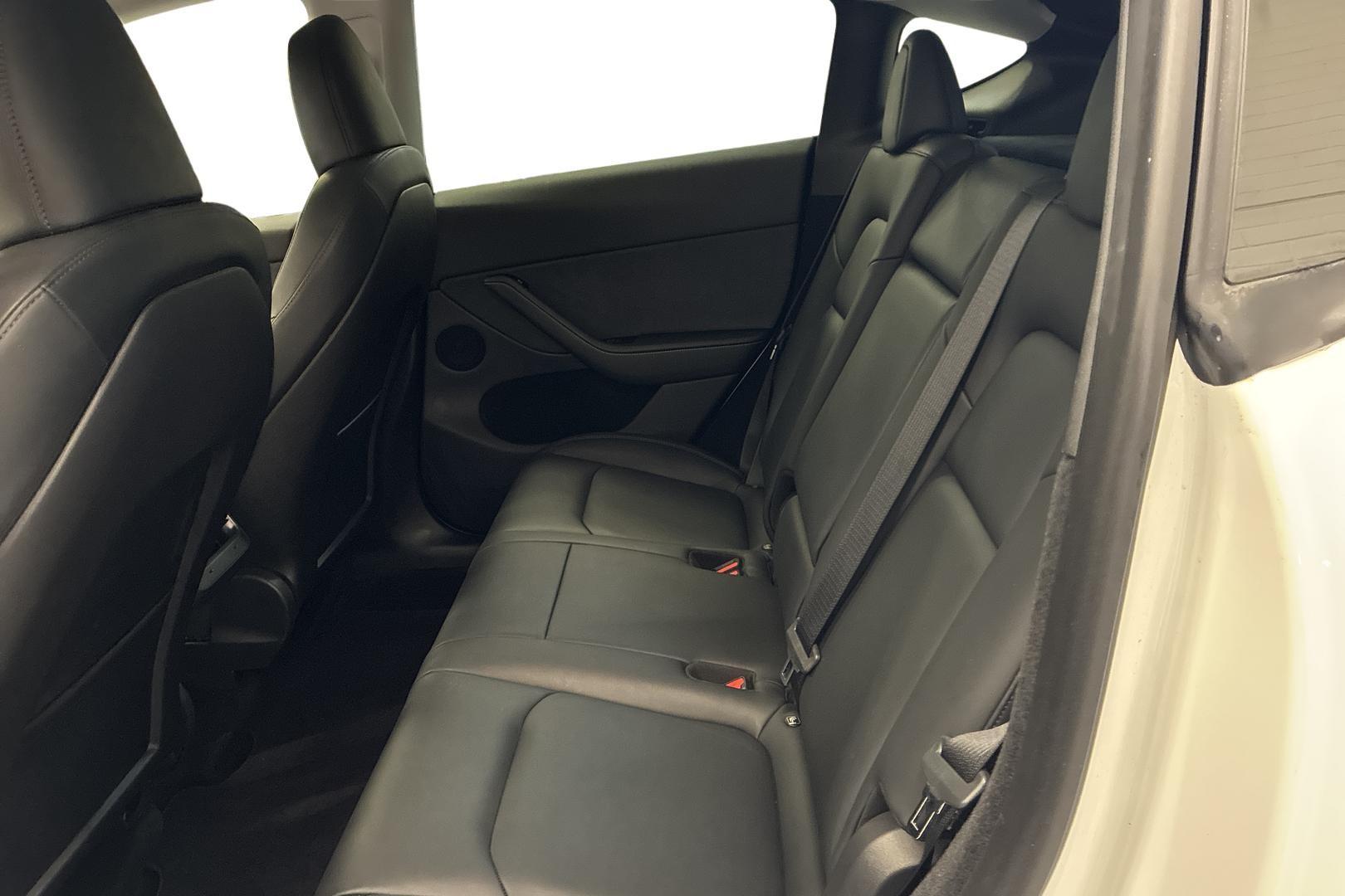 Tesla Model Y 11