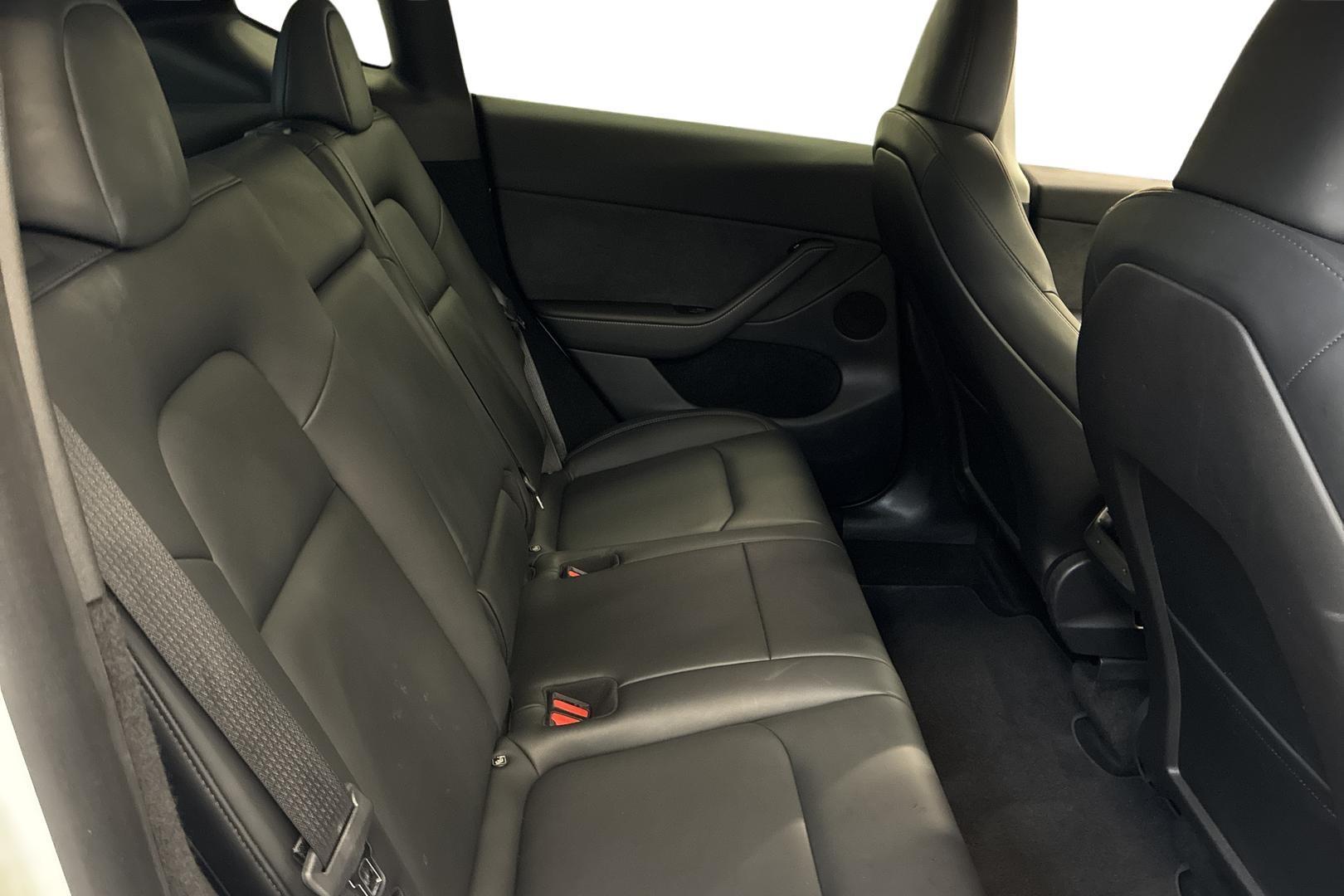 Tesla Model Y 13