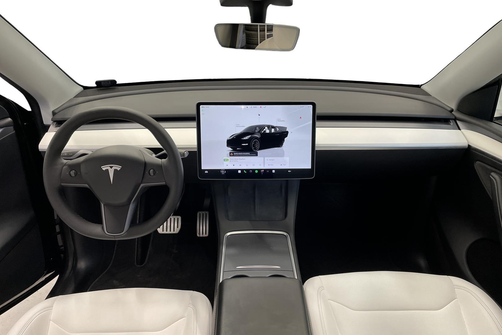 Tesla Model Y 2023