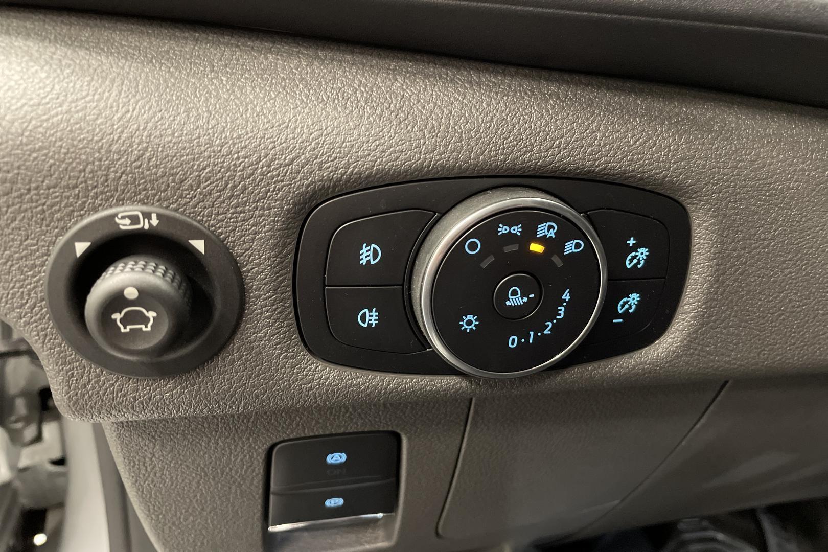 Ford Transit 9