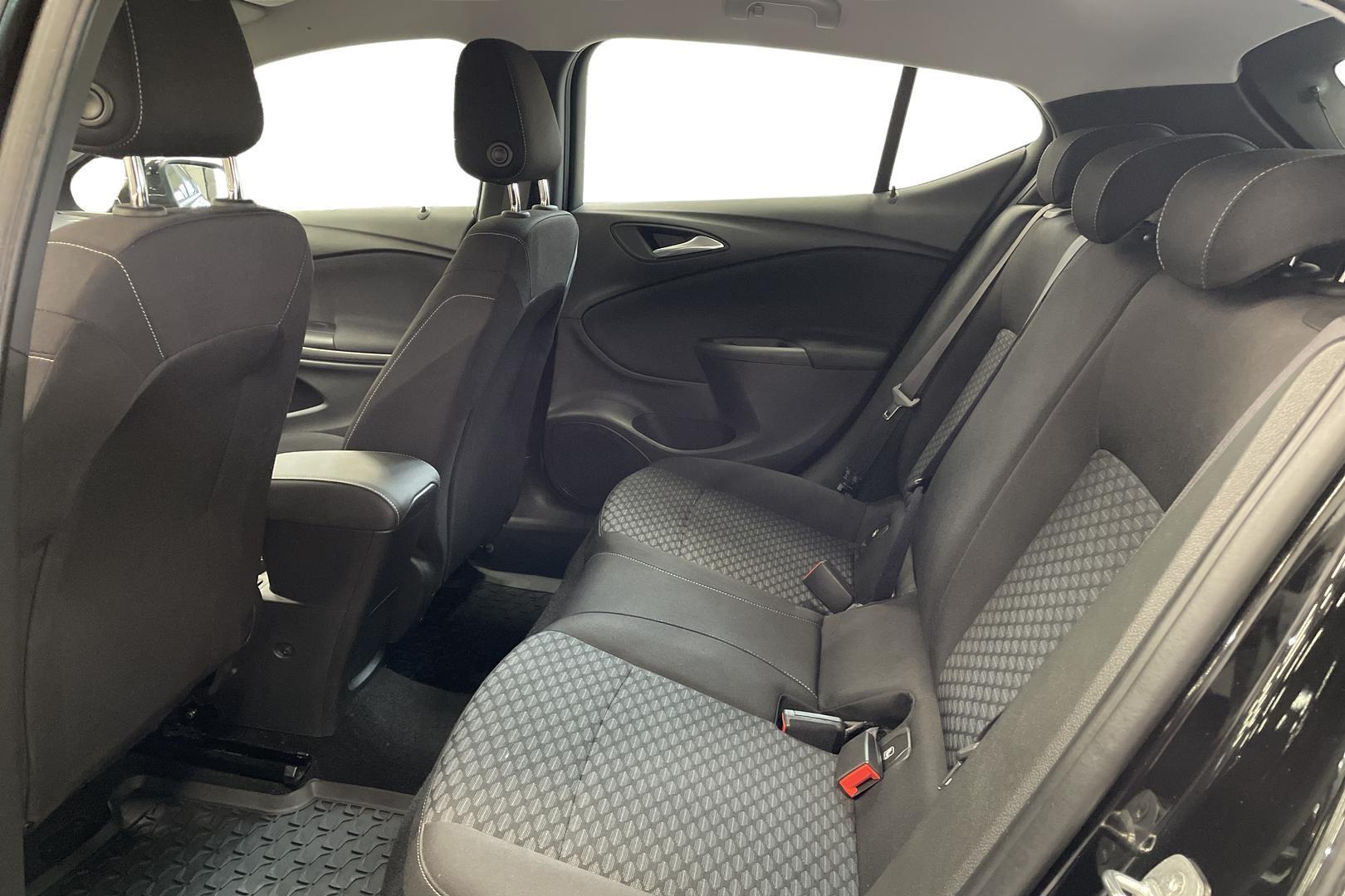 Opel Astra 9