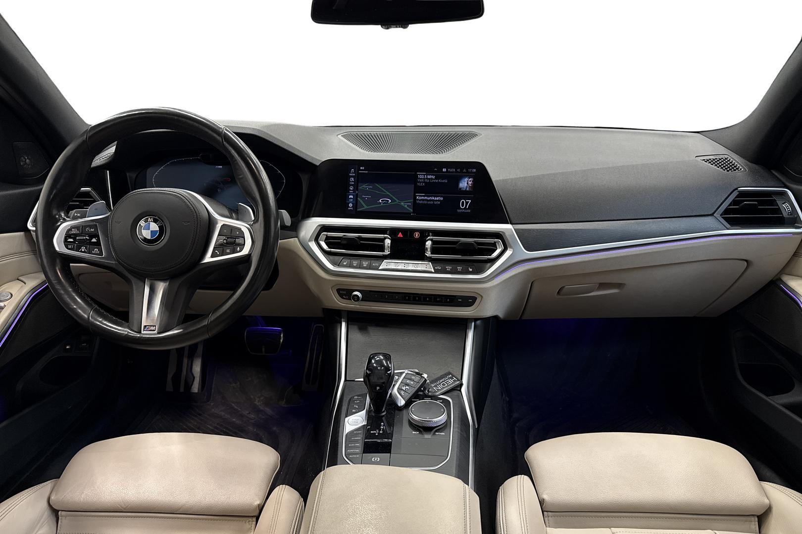 BMW 330 2019