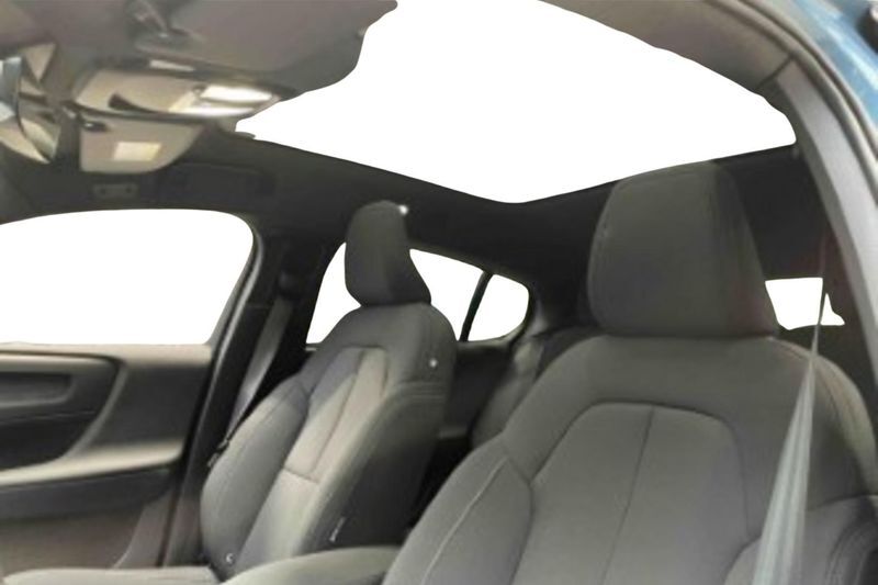 Volvo C40 3