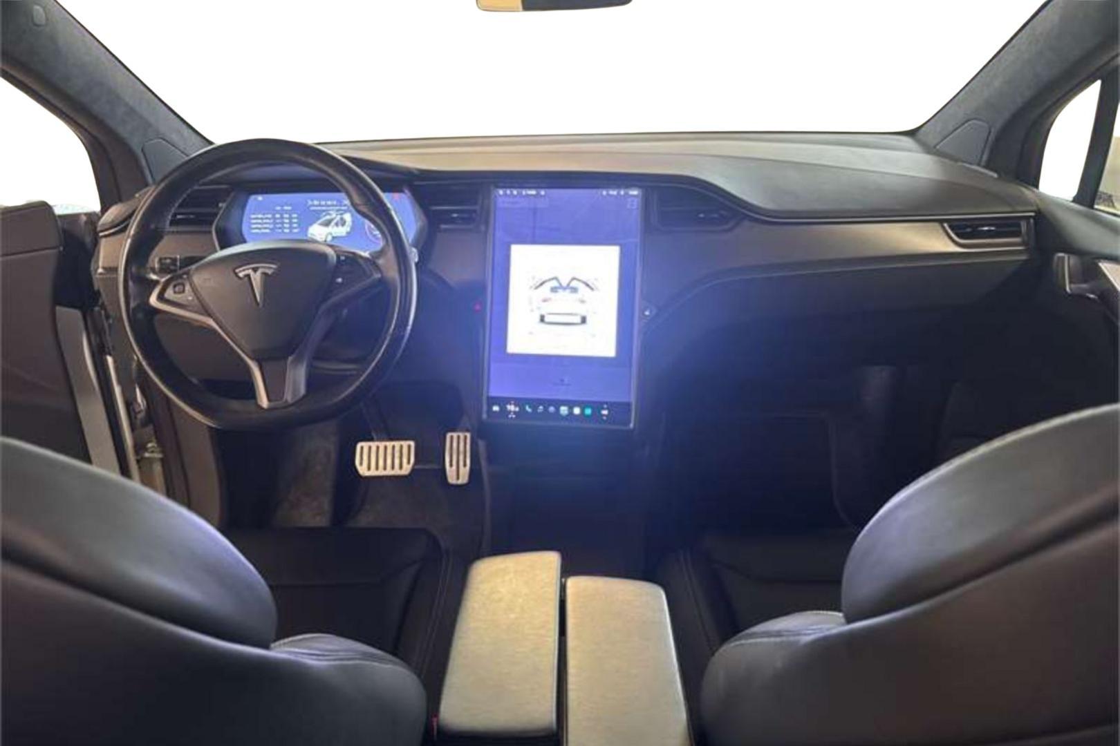 Tesla Model X 2019