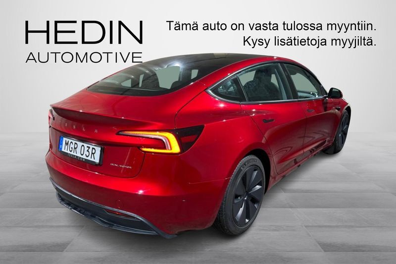 Tesla Model 3 2024