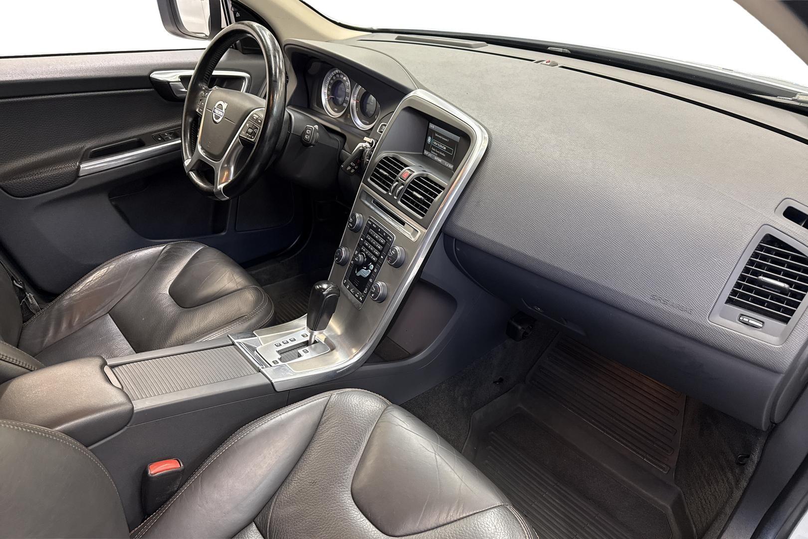 VOLVO XC60 2012