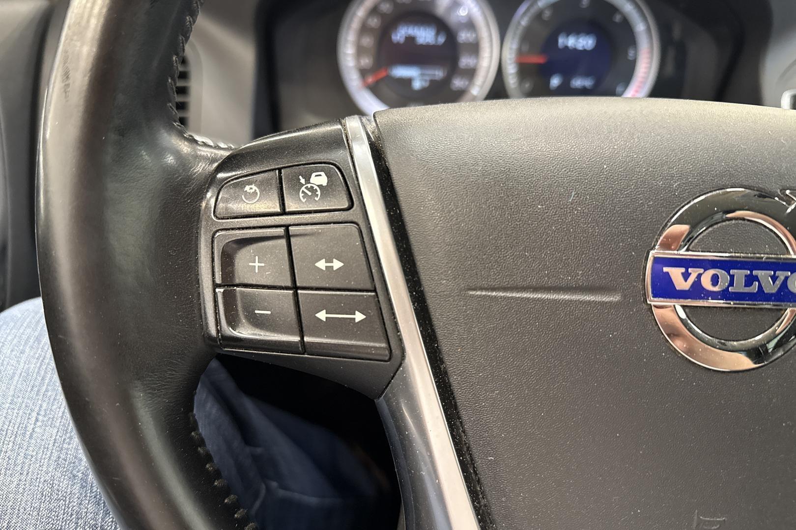 VOLVO XC60 2012