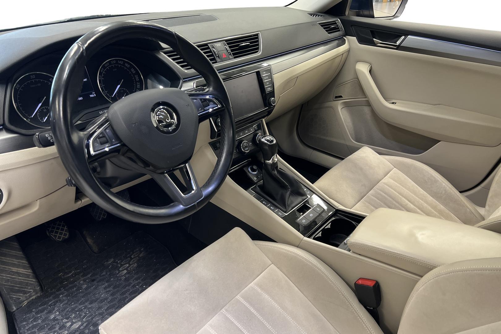 SKODA SUPERB 2016