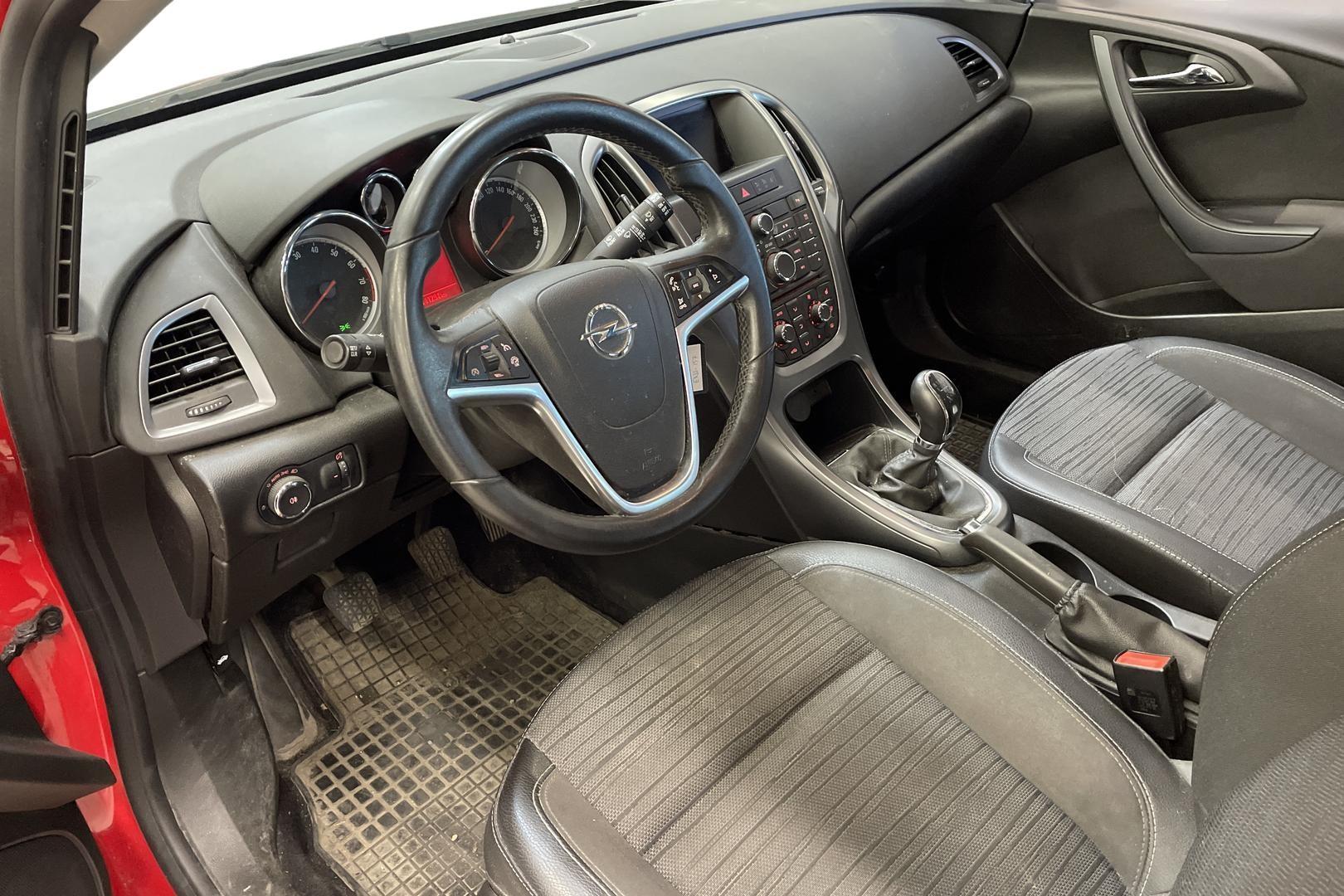 Opel Astra 2015