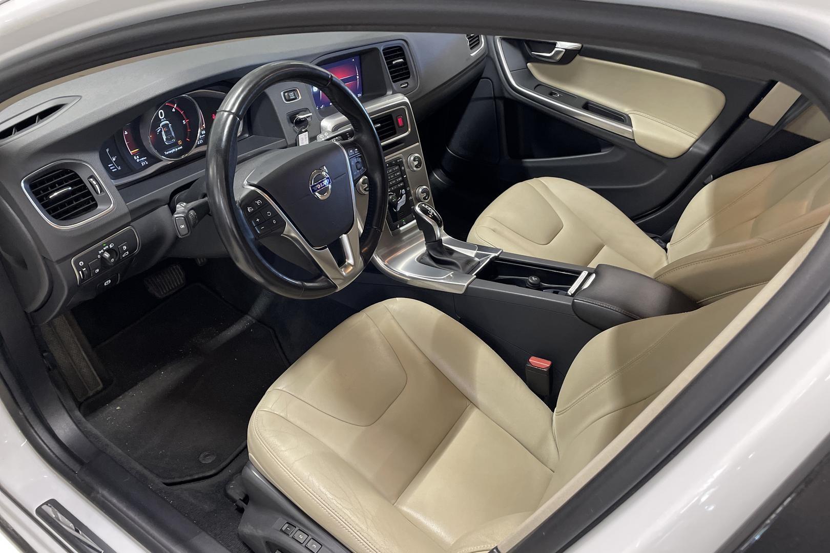 Volvo V60 2018