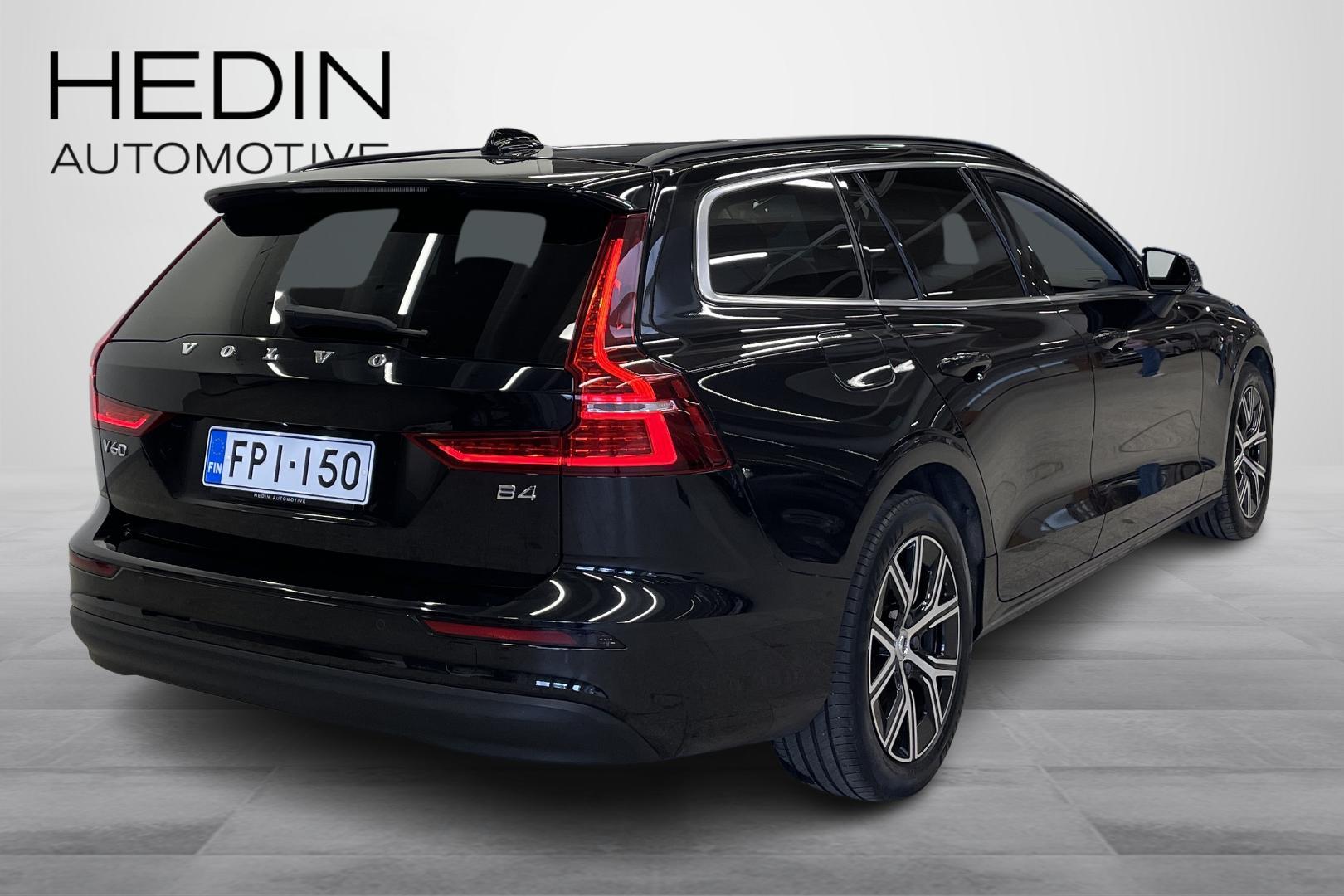 VOLVO V60 2022