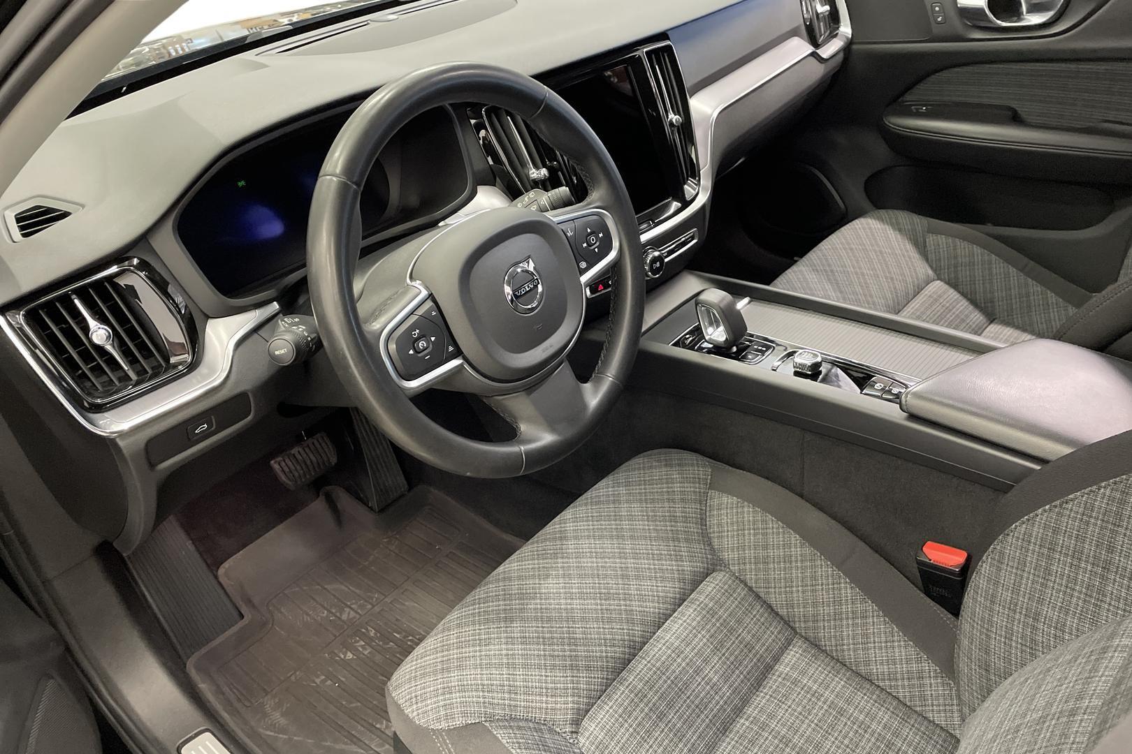 VOLVO V60 2022