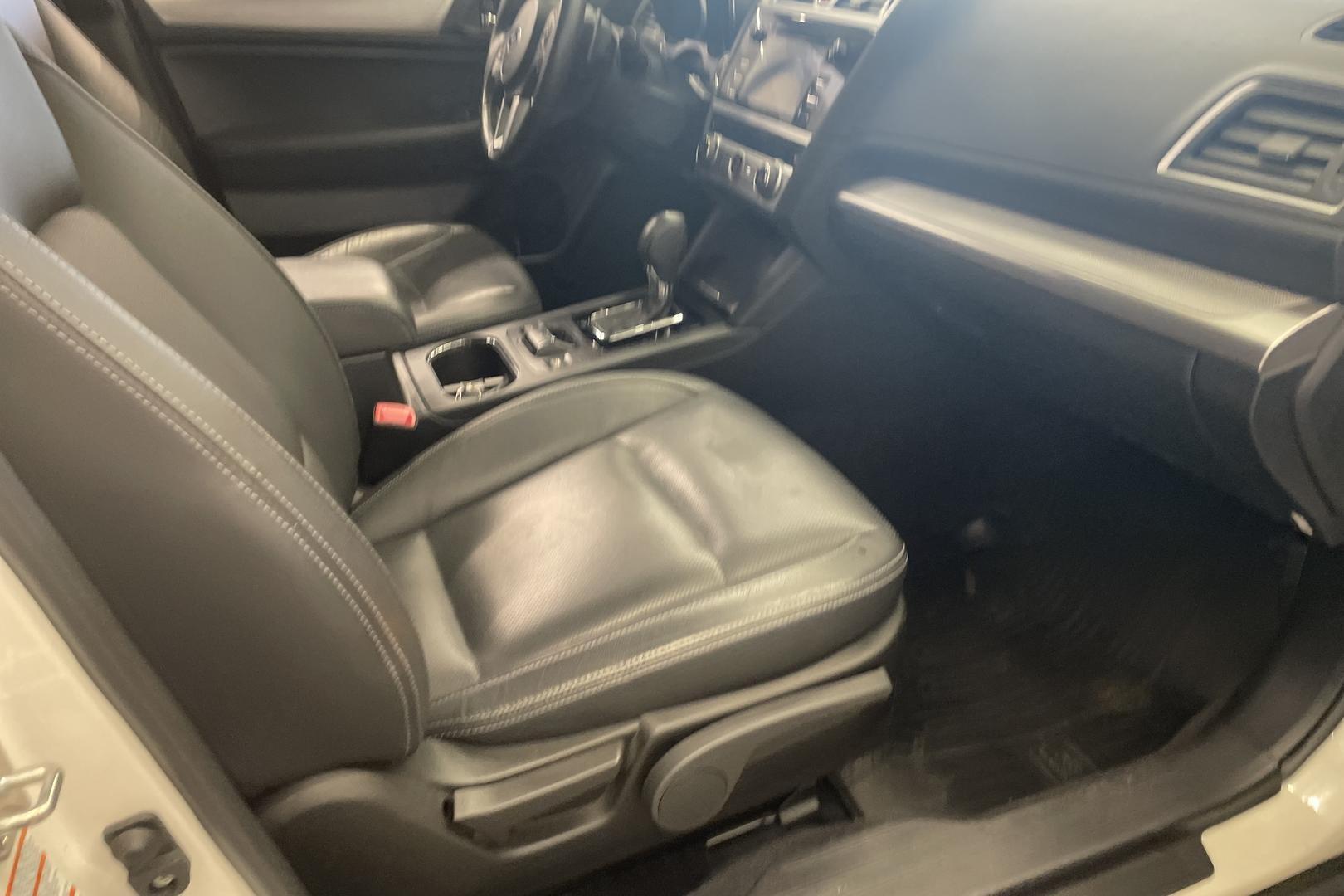 SUBARU OUTBACK 2015