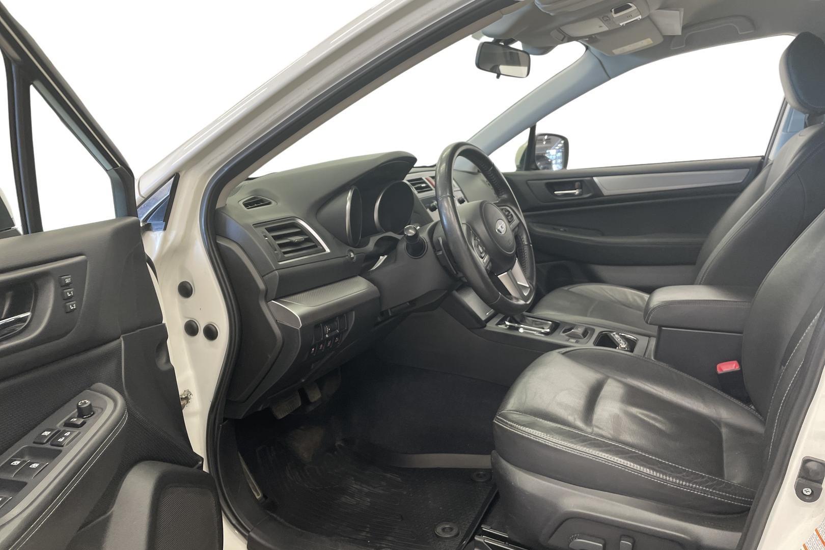 SUBARU OUTBACK 2015