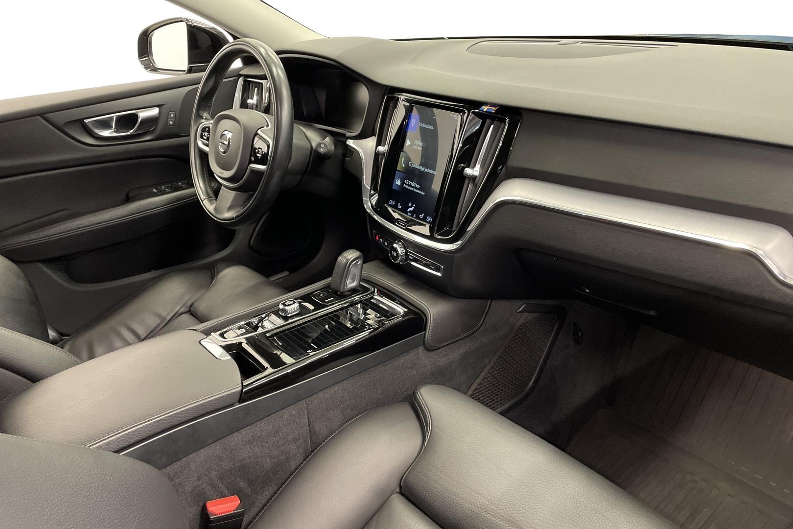 VOLVO V60 2020
