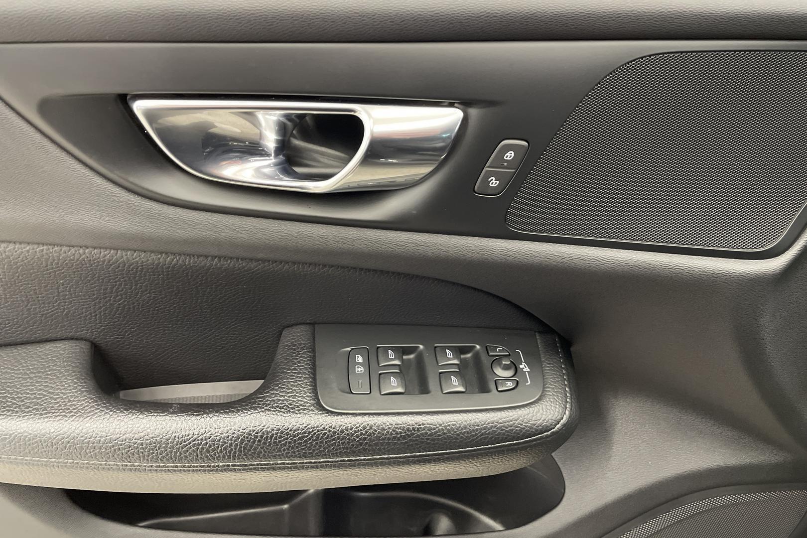 VOLVO V60 2020