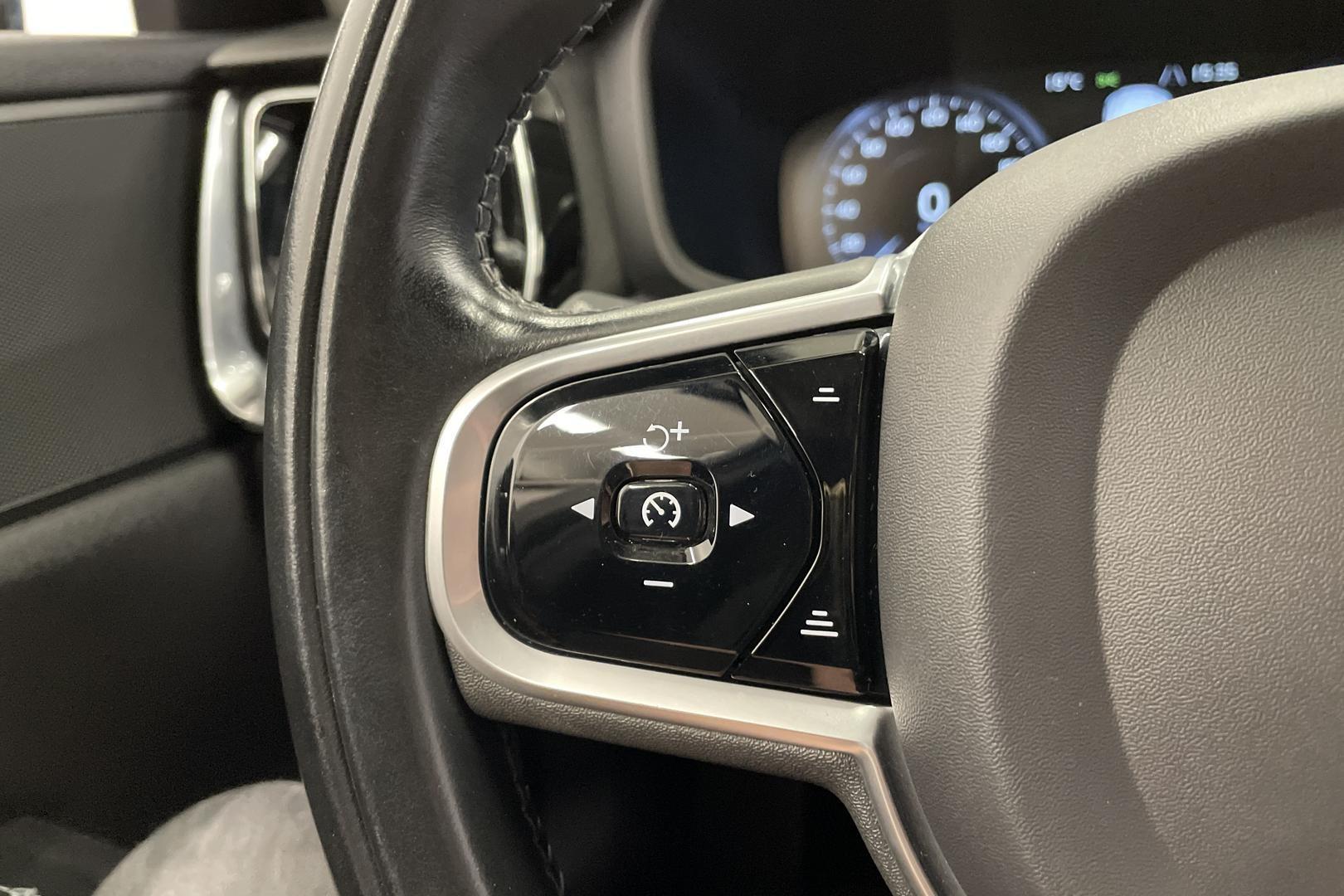 VOLVO V60 2020