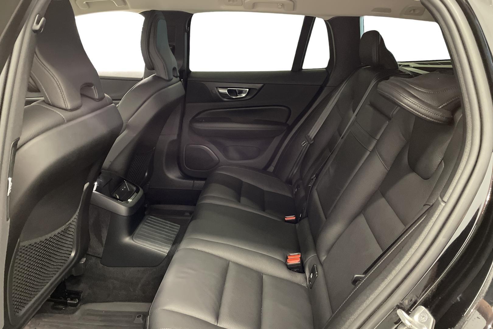 VOLVO V60 2020
