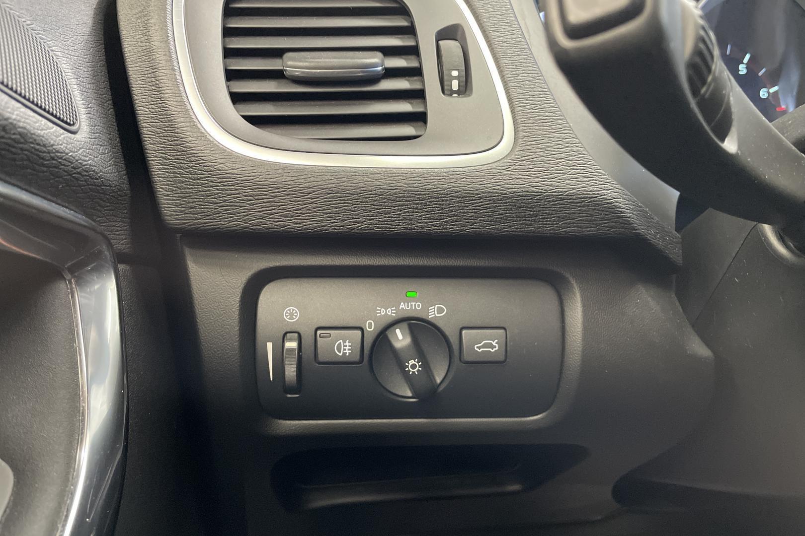 Volvo V40 2013