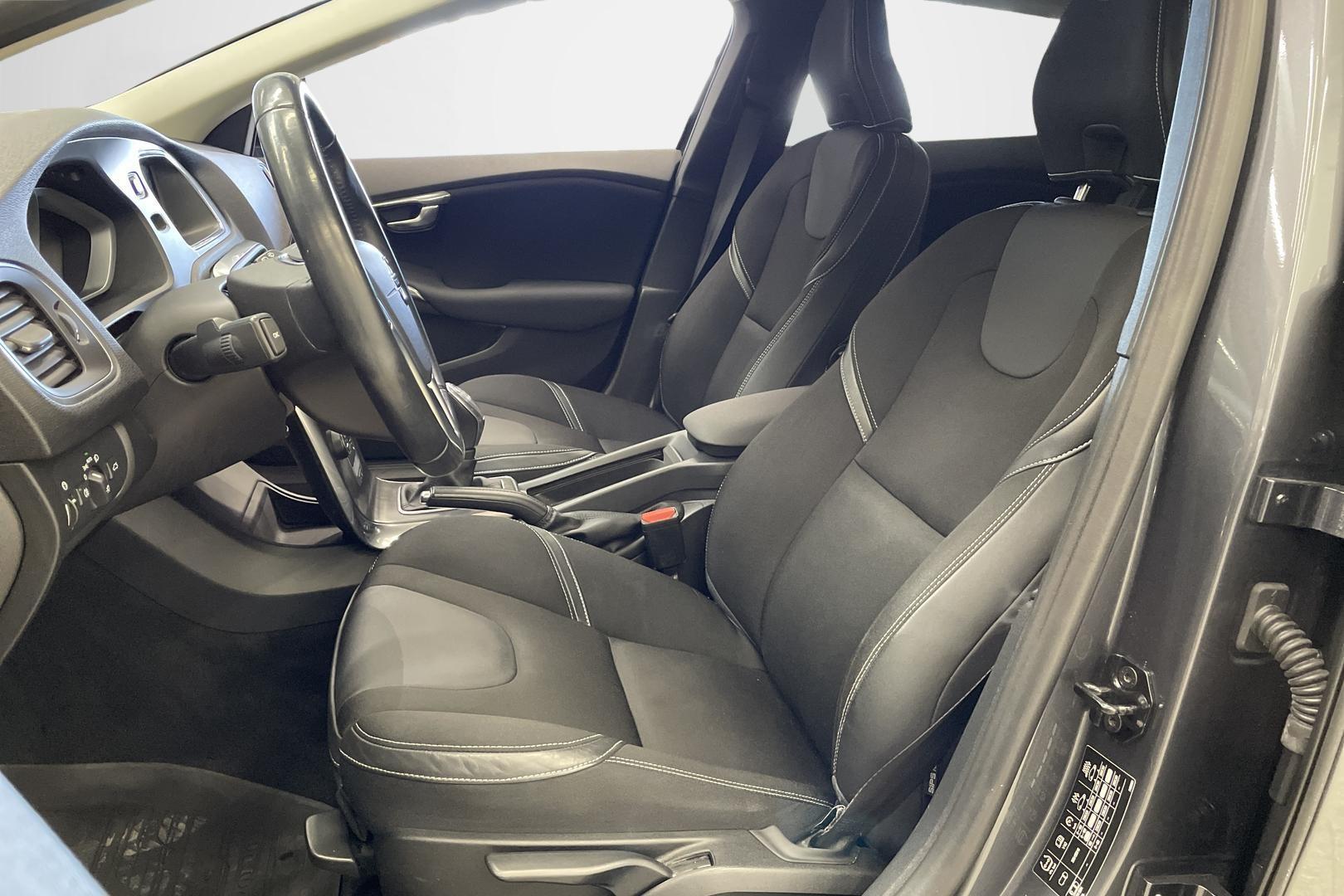 Volvo V40 2013