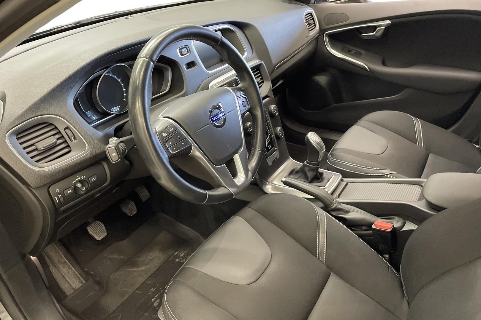 Volvo V40 2013