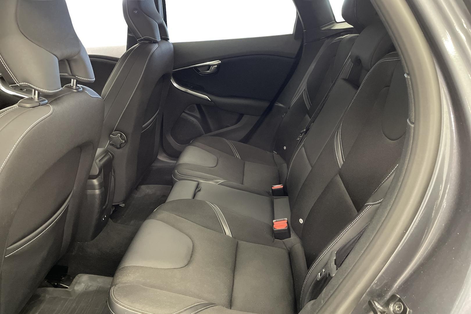 Volvo V40 2013