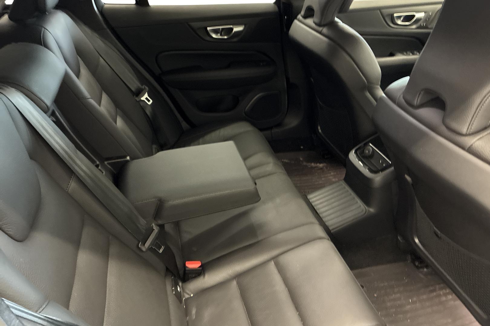 Volvo V60 2024